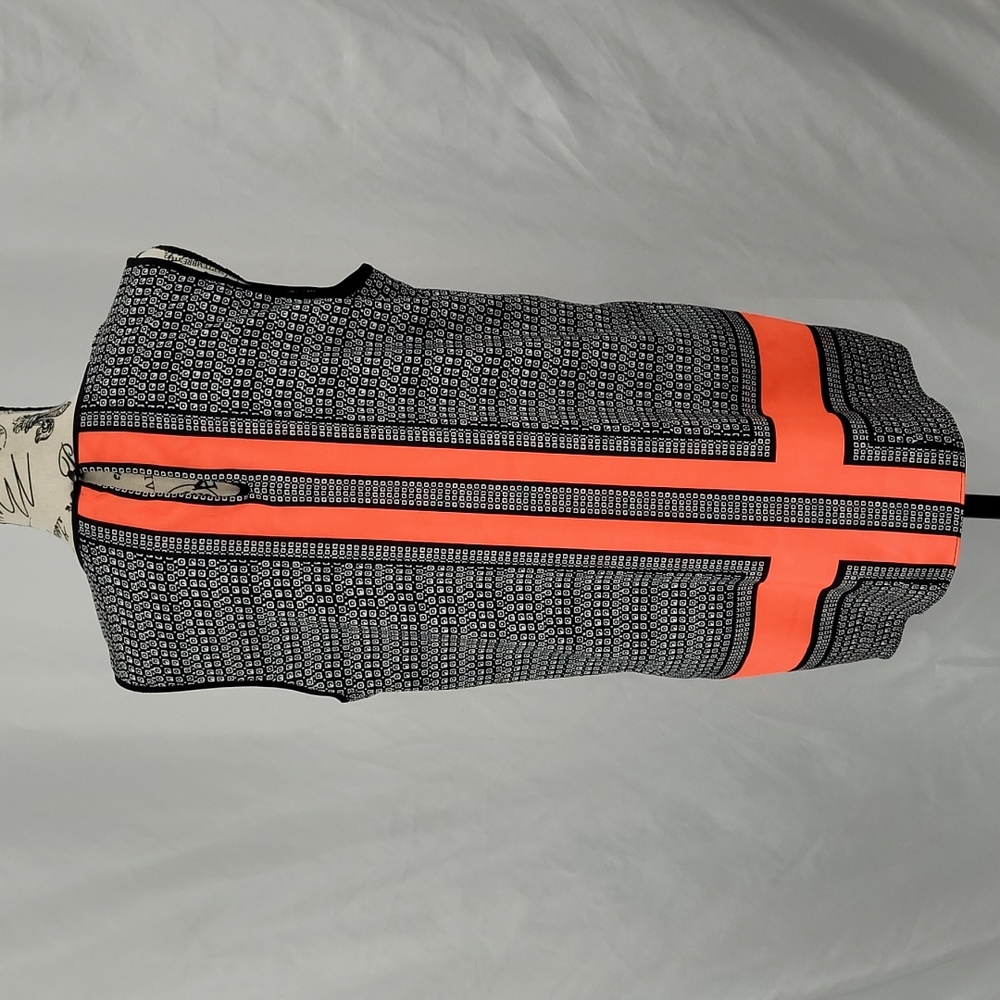 {Vince Camuto} Tank top key hole back - Picture 4 of 6